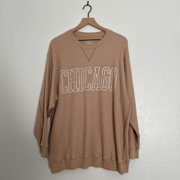 aerie - Ultra-Cozy Waffle Knit CHICAGO Graphic Beige Crew Neck Sweatshirt - XL - Picture 2 of 14